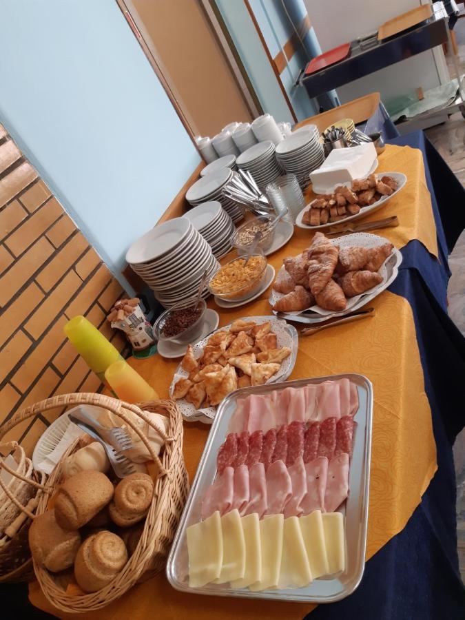 Hotel Bellevue تْشيزيناتيكو المظهر الخارجي الصورة