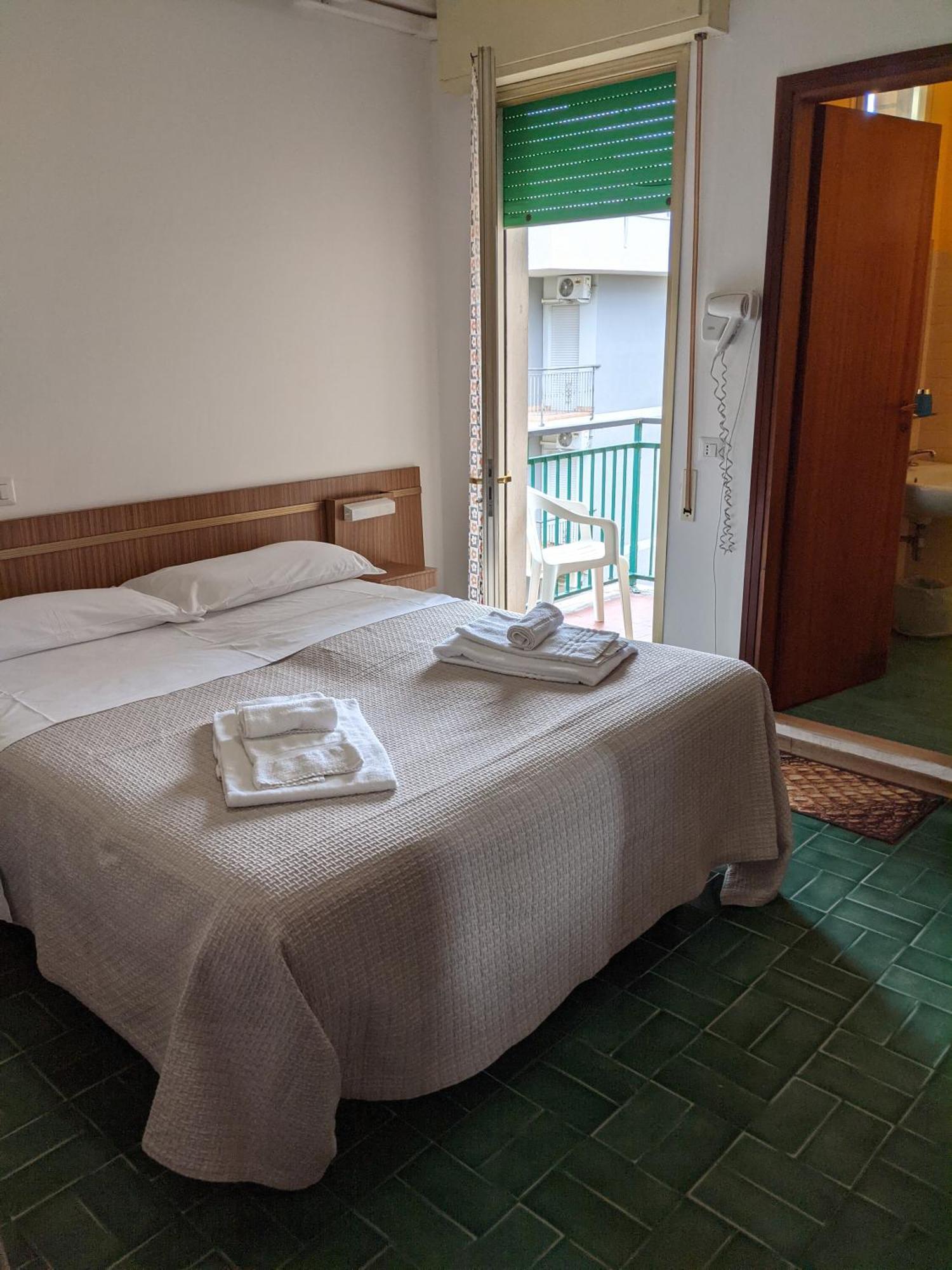 Hotel Bellevue تْشيزيناتيكو المظهر الخارجي الصورة