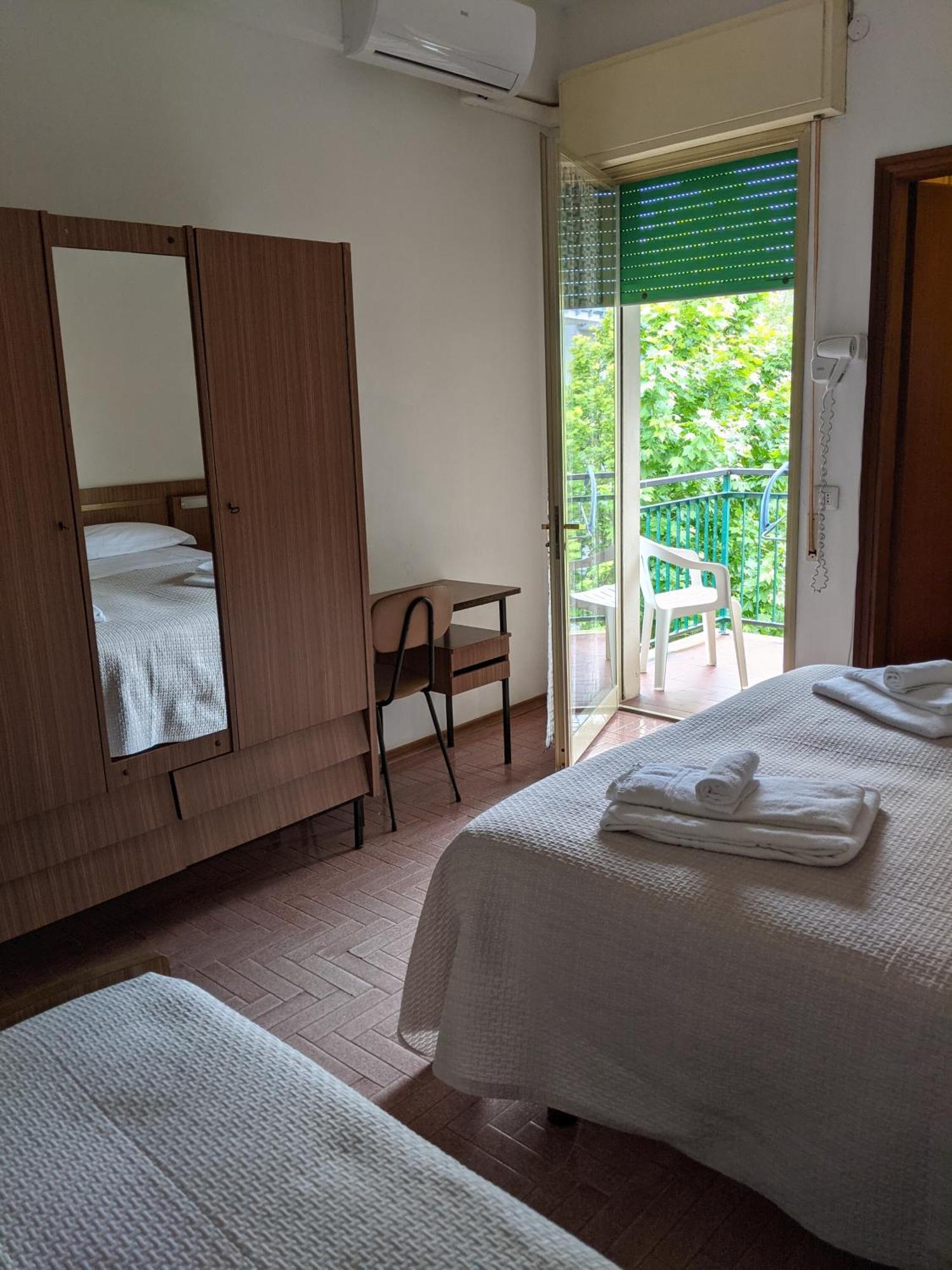 Hotel Bellevue تْشيزيناتيكو المظهر الخارجي الصورة