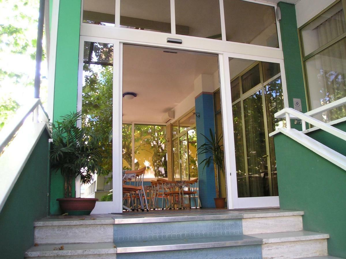 Hotel Bellevue تْشيزيناتيكو المظهر الخارجي الصورة