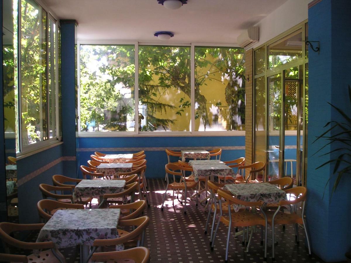 Hotel Bellevue تْشيزيناتيكو المظهر الخارجي الصورة